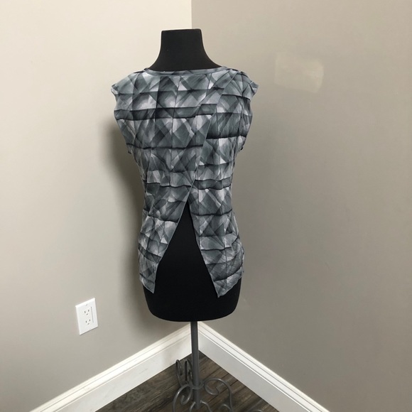 Athleta gray abstract tank top open back White XS - Picture 2 of 7